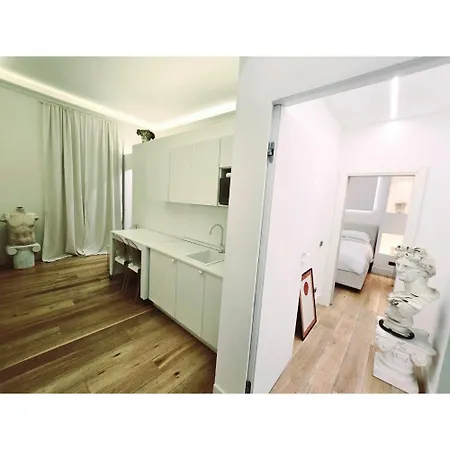 B89 Luxury Guest House Piazza Di Spagna * רומא