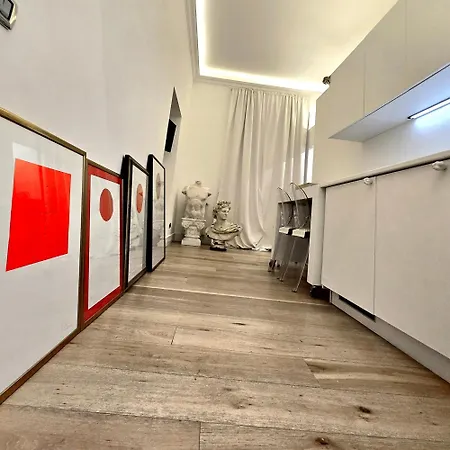 B89 Luxury Gallery Piazza Di Spagna Rome